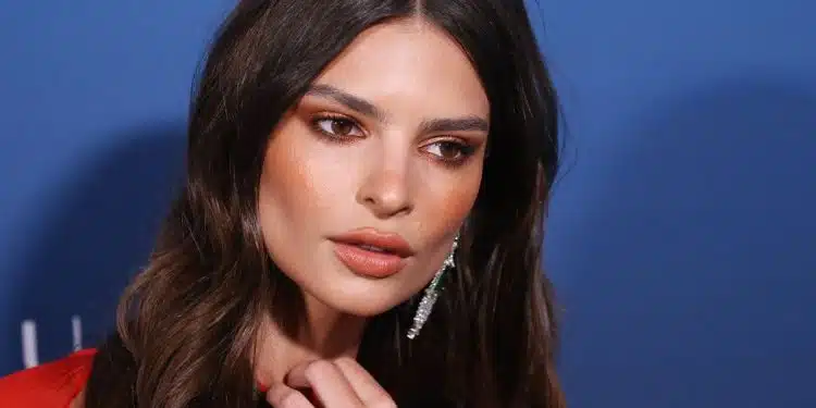 Emily Ratajkowski