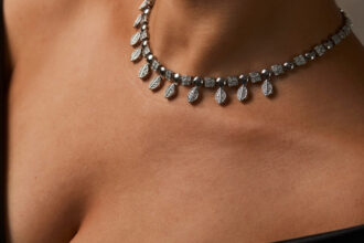 Pourquoi faire appel à un joaillier pour choisir un collier diamant ?