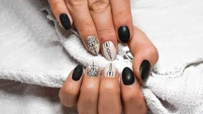 Que savoir sur les strass dans le nails art ?